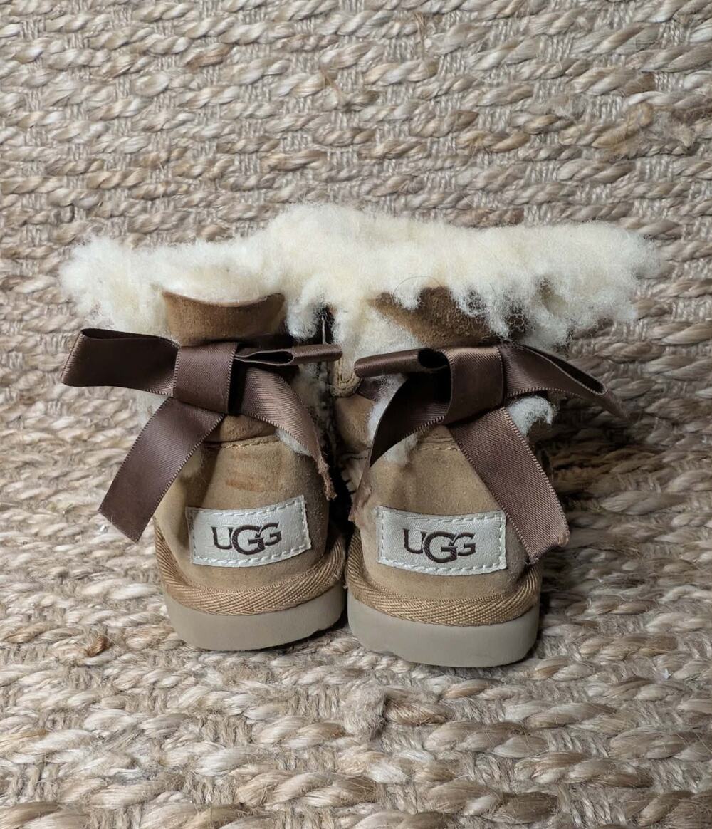 UGG Toddler Girl Boots T Mini Bailey Bow II Size 6 Tan Boots Casual Comfort